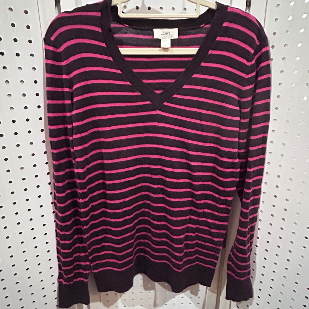 LOFT Sweater Women Medium Pink Black Excellent Striped V Neck Long Sleeve Knit